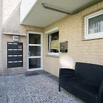 Flora 6 Apartment