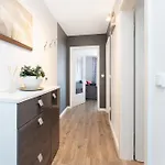 Apartment Flora 6 *