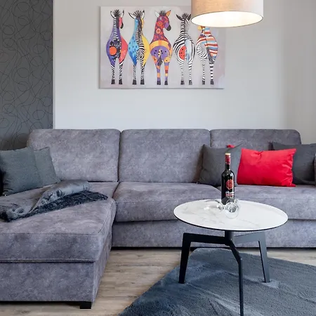 Apartamento Flora 6 *