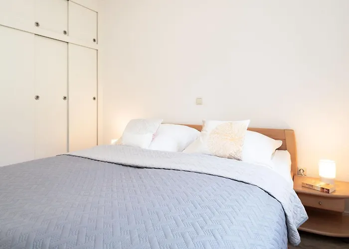 Apartamento Flora 6 *