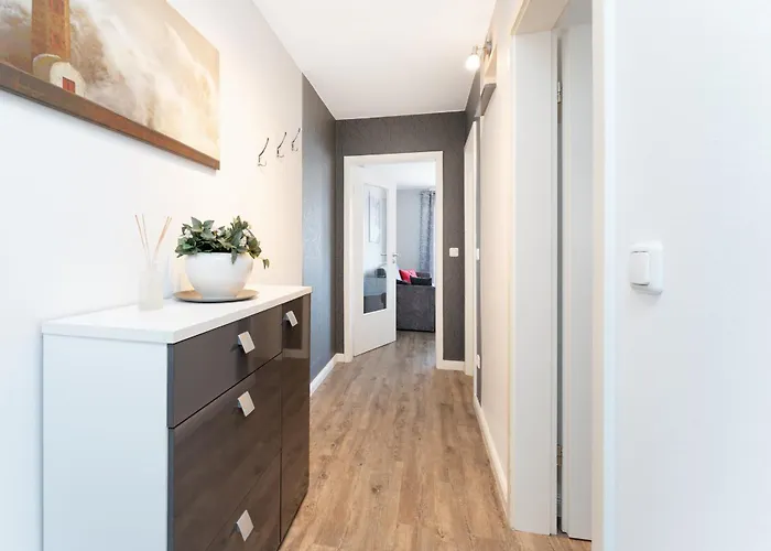 Apartamento Flora 6 *